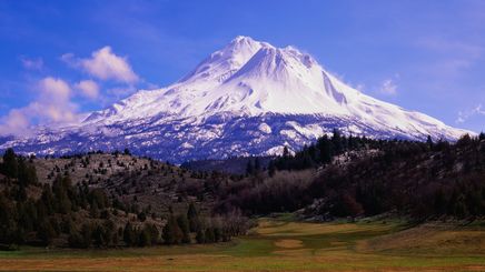 42" TV Screen Image #147 Mount Shasta (Screen Print Only. 42 Inch TV Prop Not Included)